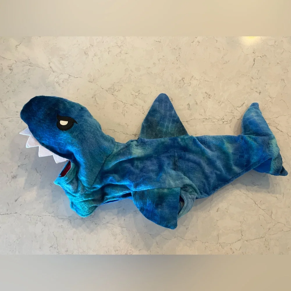 SOLD NWOT Dog Pet Costume blur and Red Shark - Picture 1 of 4